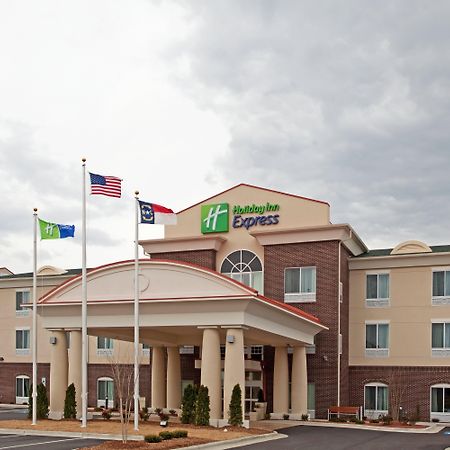 Holiday Inn Express Pembroke, An Ihg Hotel Экстерьер фото