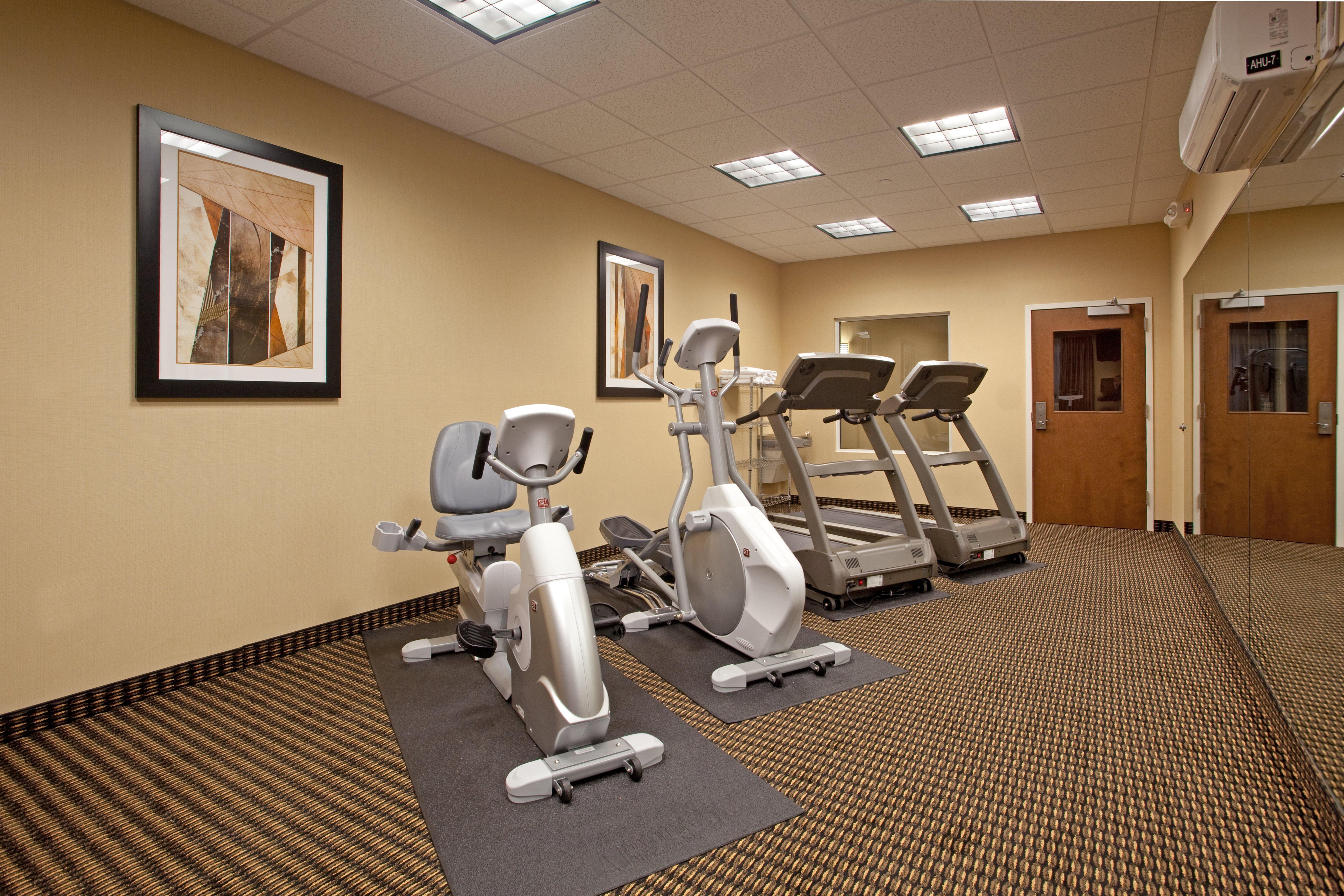 Holiday Inn Express Pembroke By Ihg Экстерьер фото