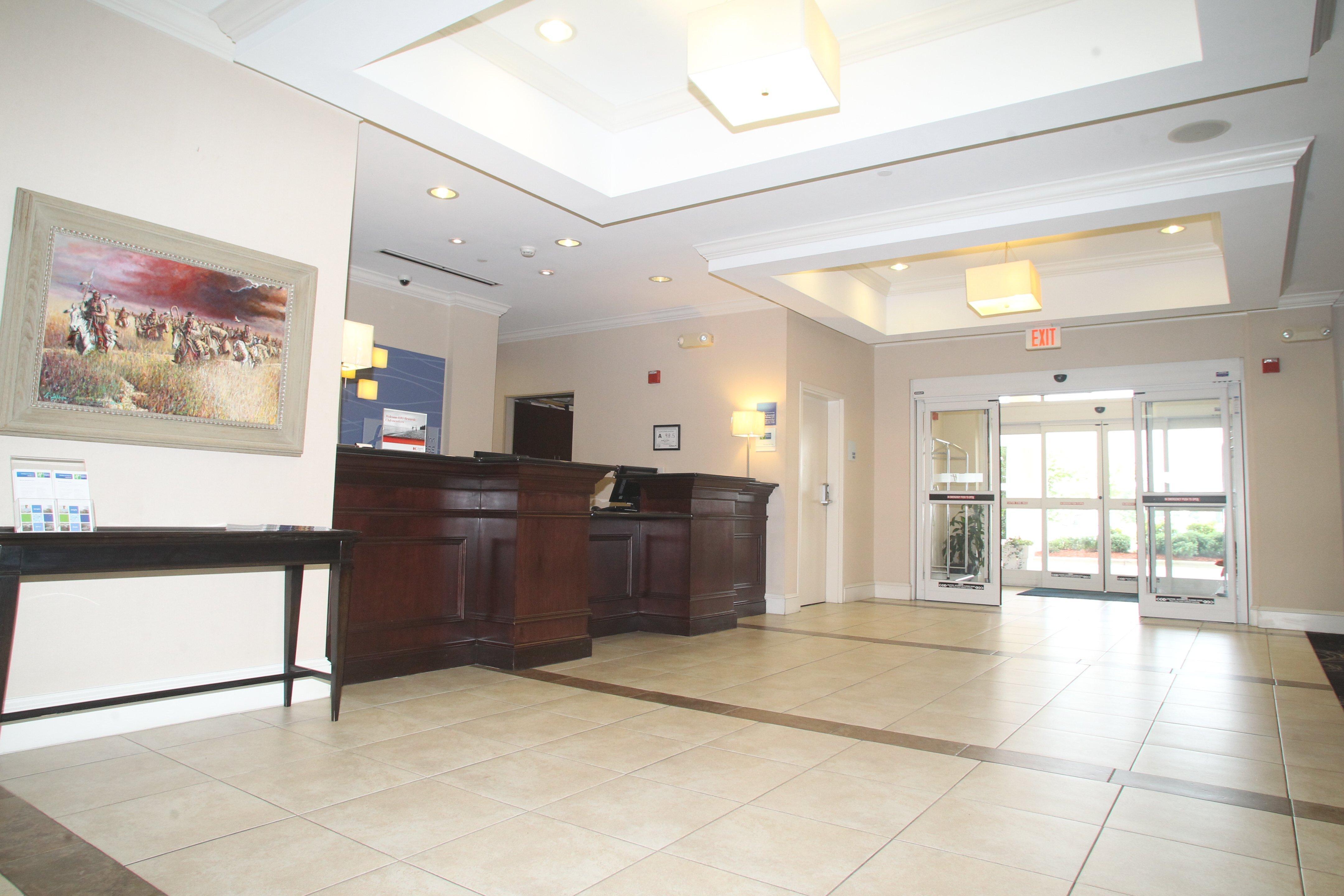 Holiday Inn Express Pembroke By Ihg Экстерьер фото