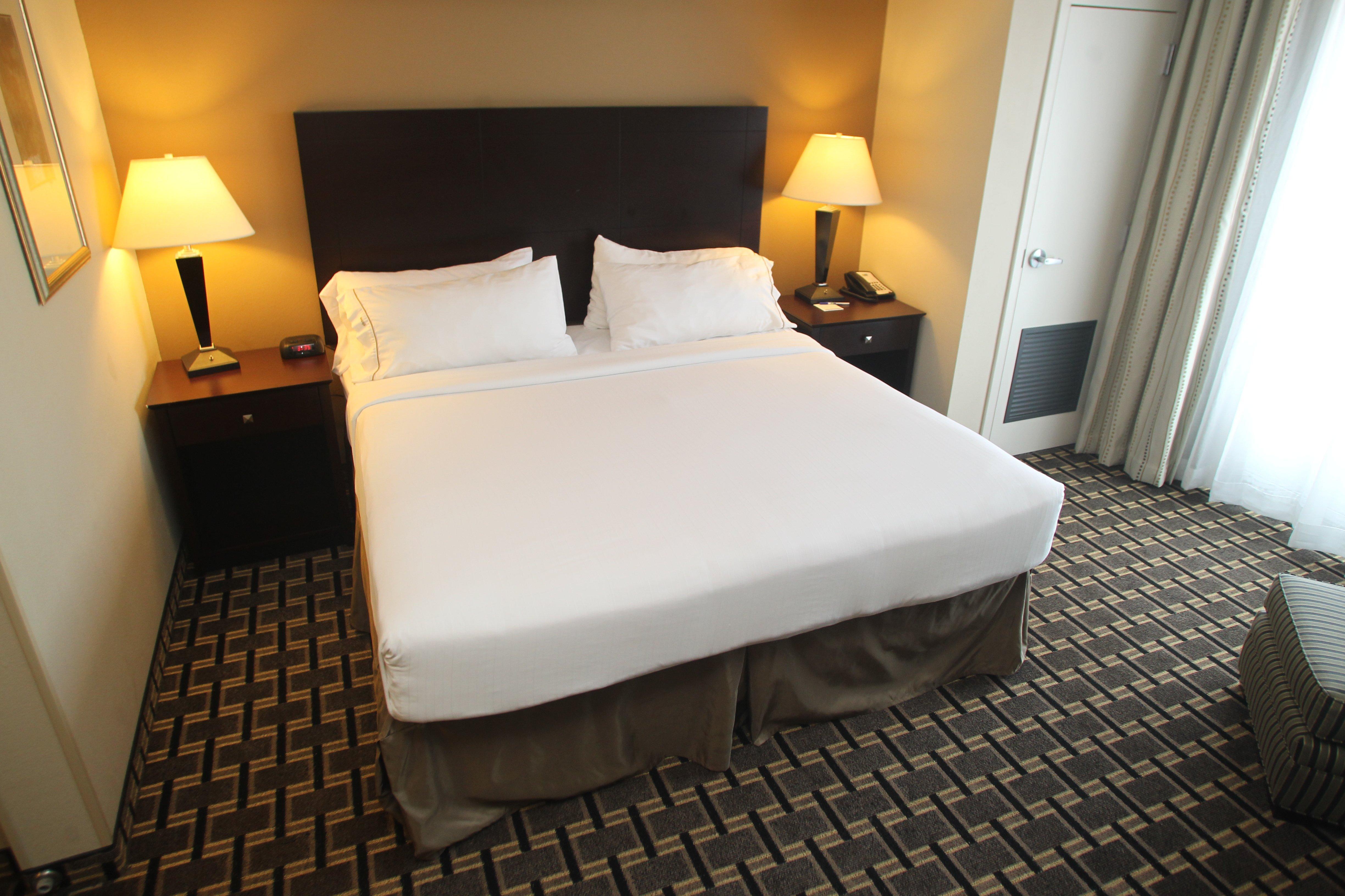 Holiday Inn Express Pembroke By Ihg Экстерьер фото