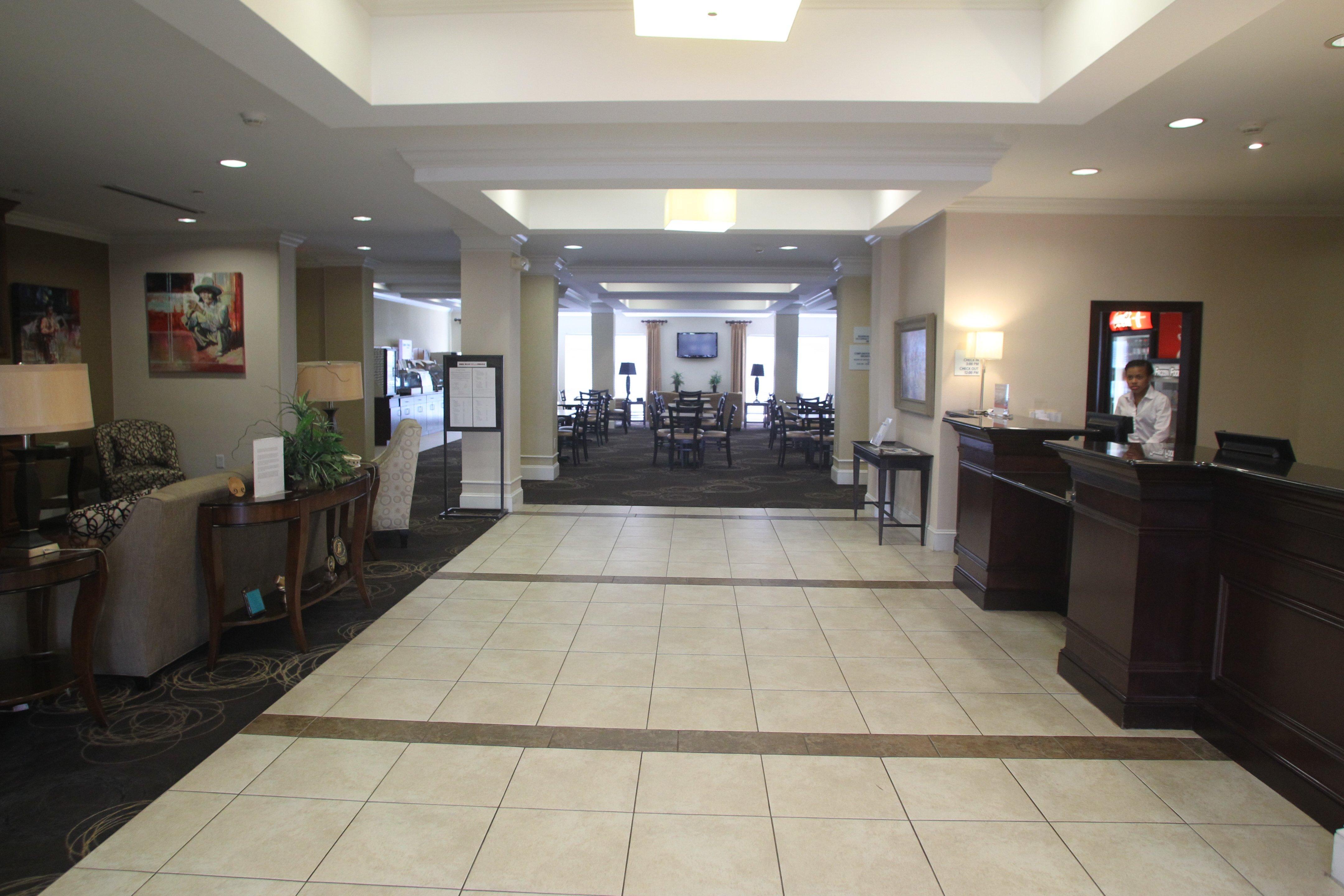 Holiday Inn Express Pembroke By Ihg Экстерьер фото