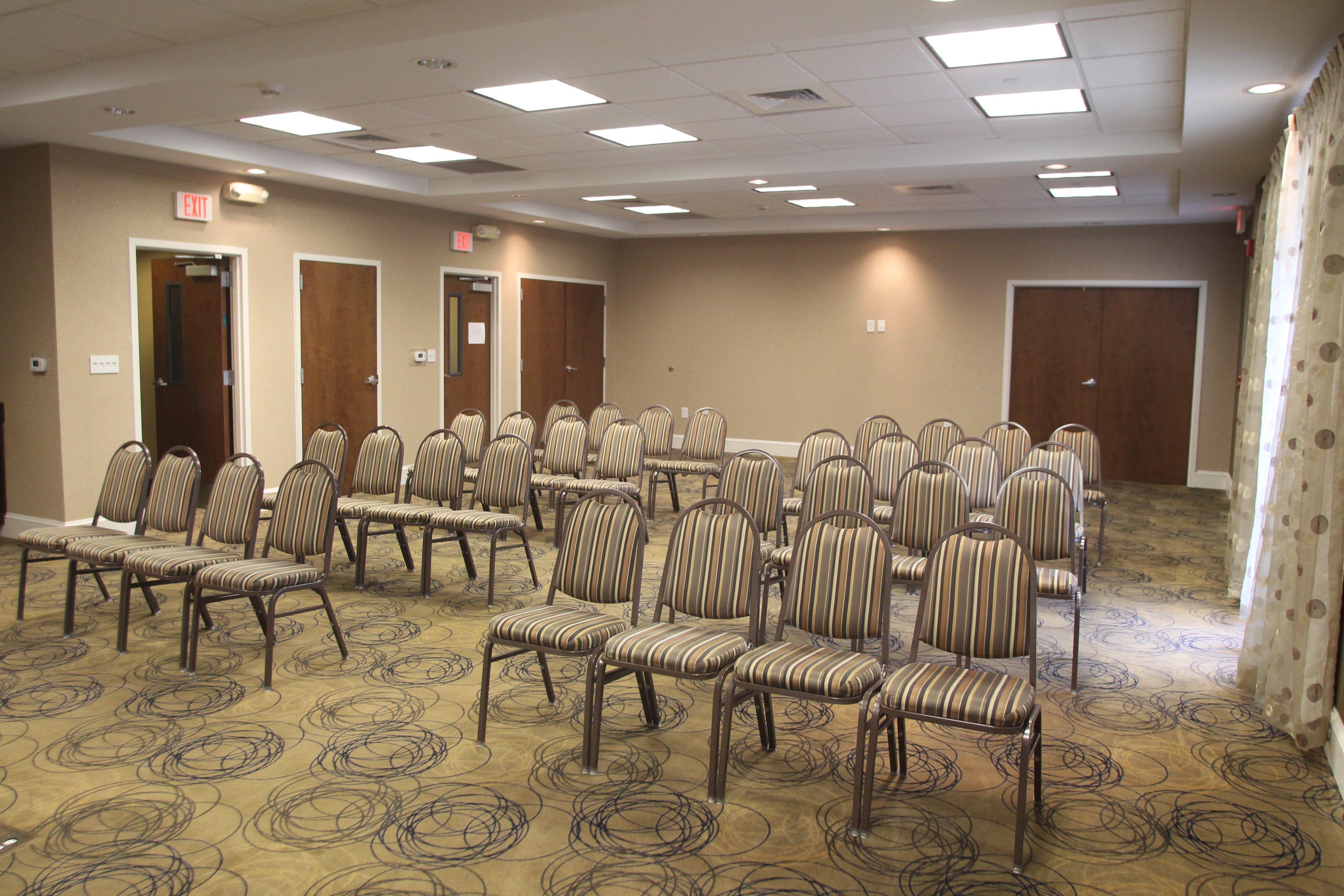 Holiday Inn Express Pembroke By Ihg Экстерьер фото