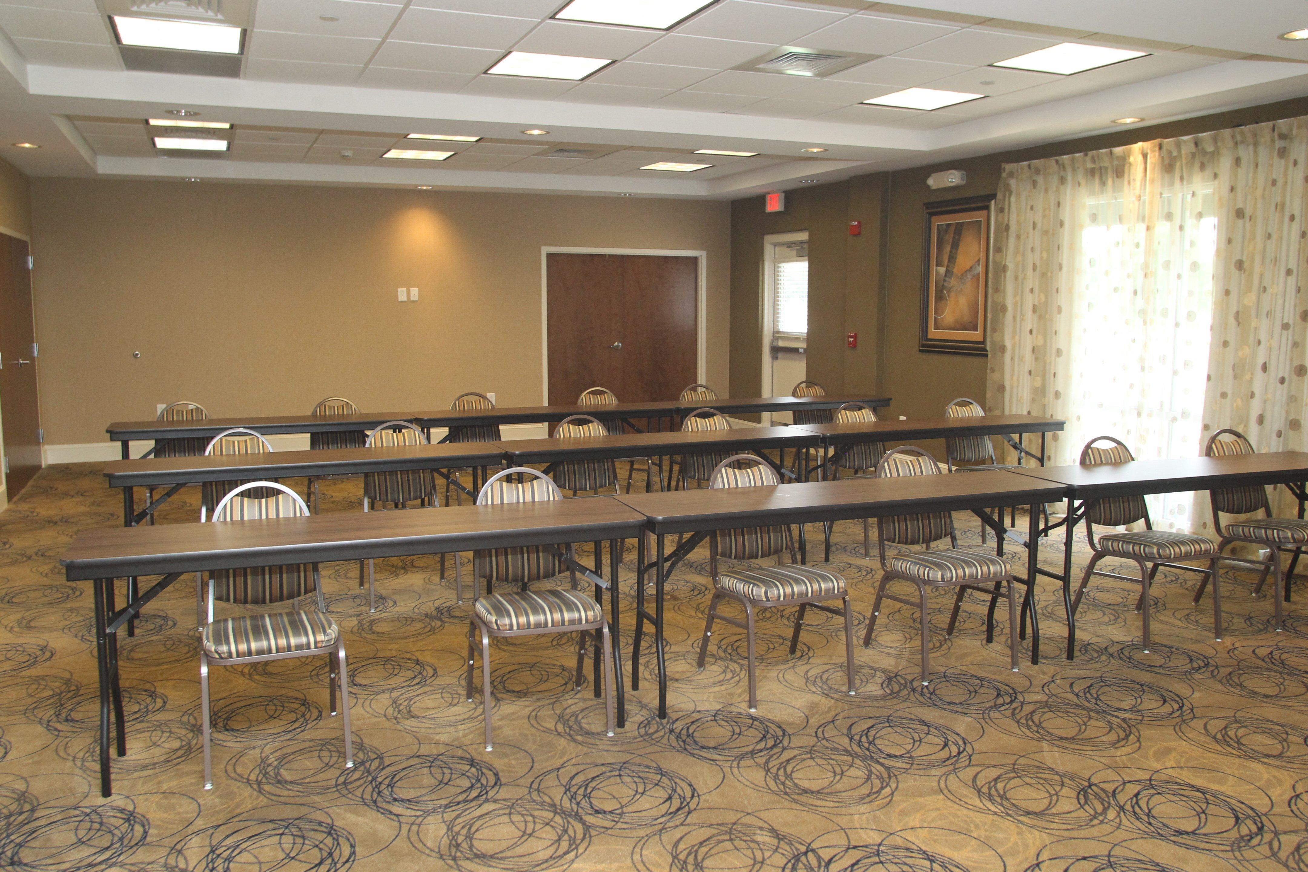 Holiday Inn Express Pembroke By Ihg Экстерьер фото