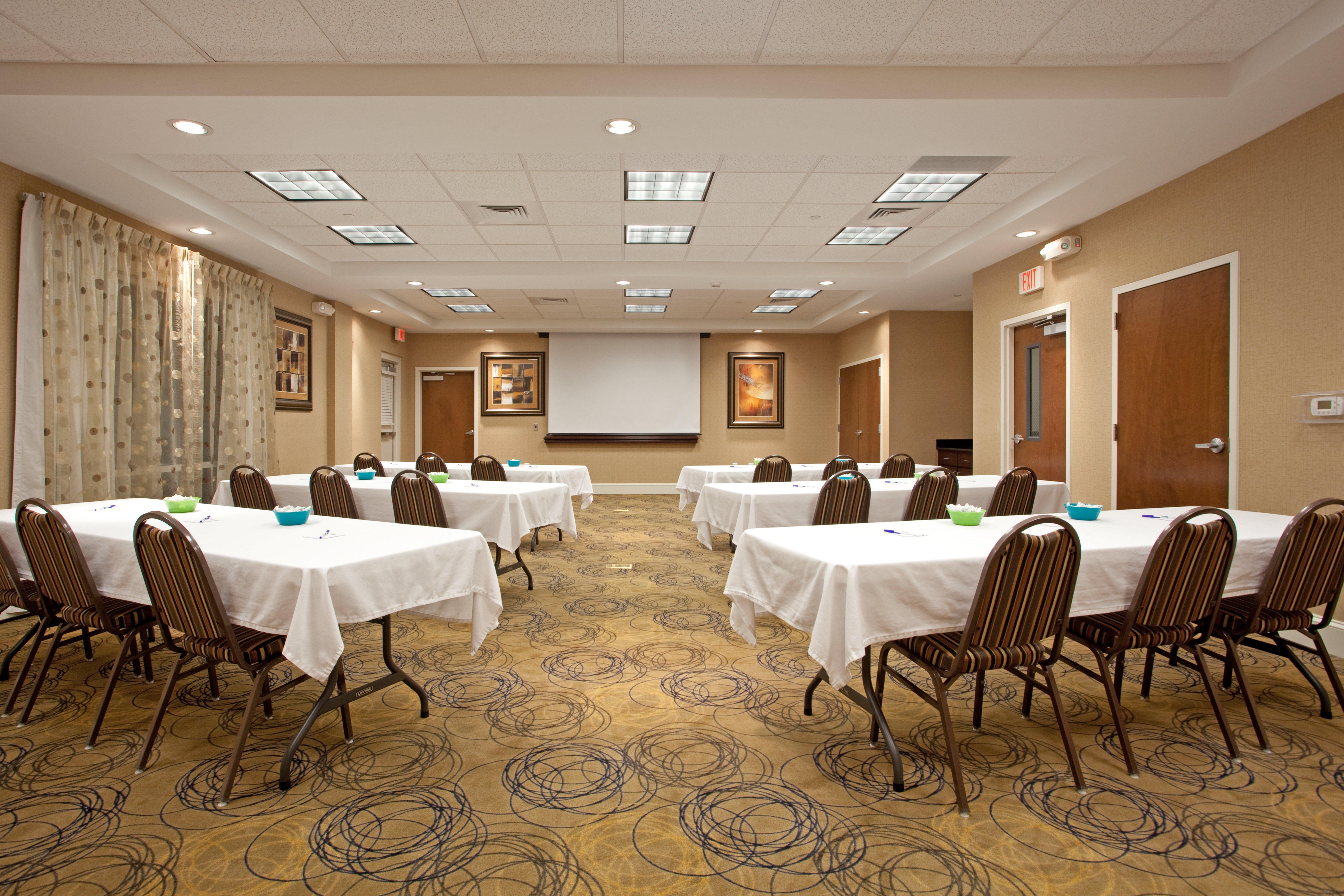 Holiday Inn Express Pembroke By Ihg Экстерьер фото