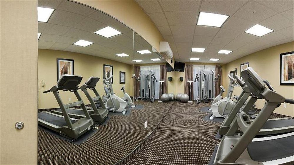 Holiday Inn Express Pembroke By Ihg Экстерьер фото